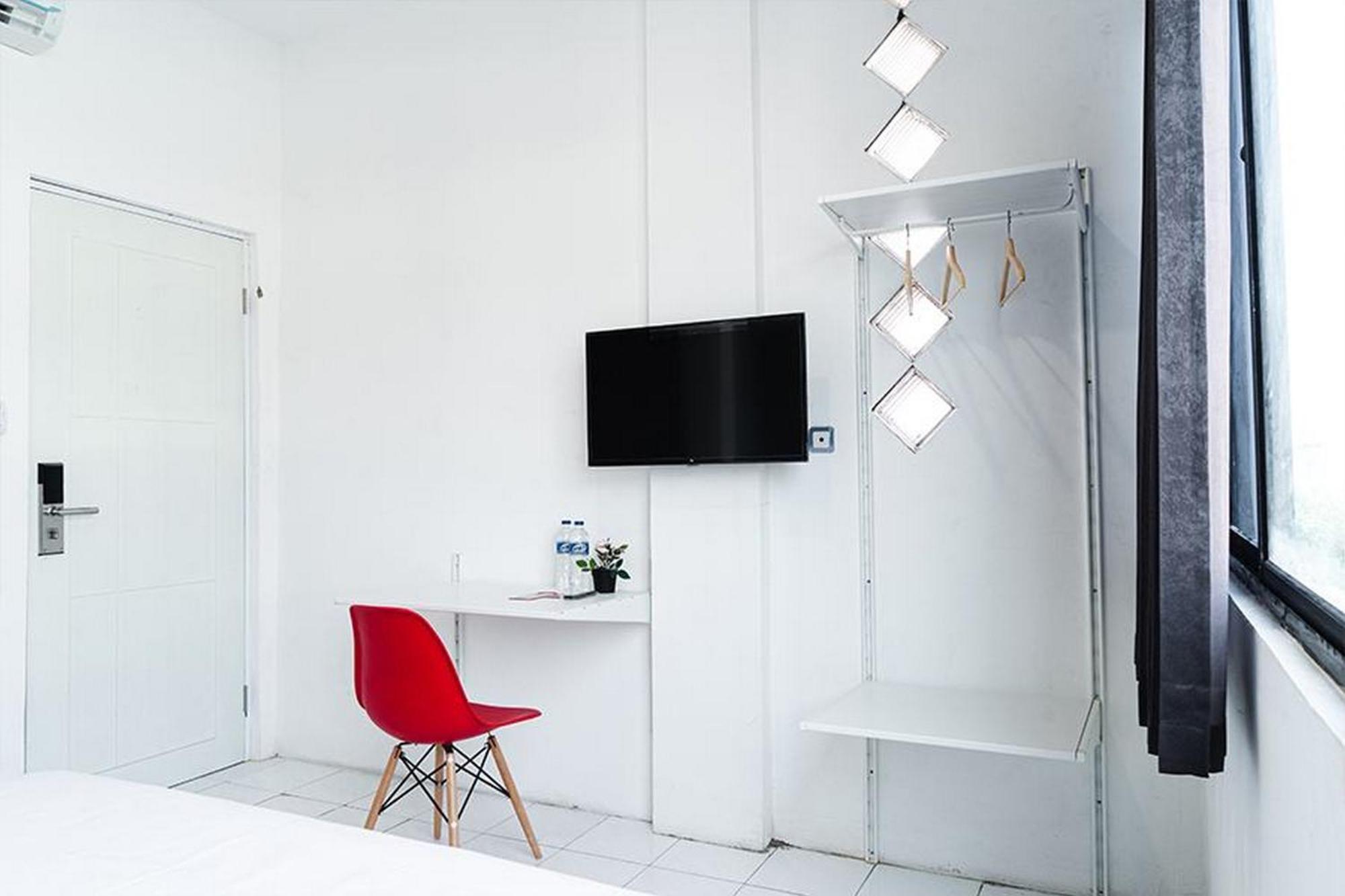 Reddoorz Near Seasons City Mall Jacarta Quarto foto
