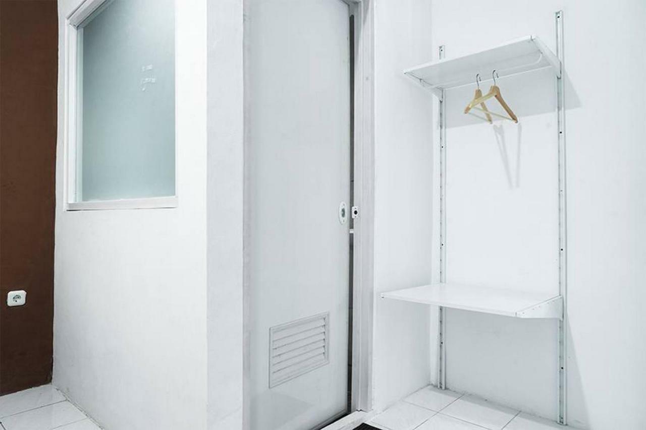Reddoorz Near Seasons City Mall Jacarta Quarto foto