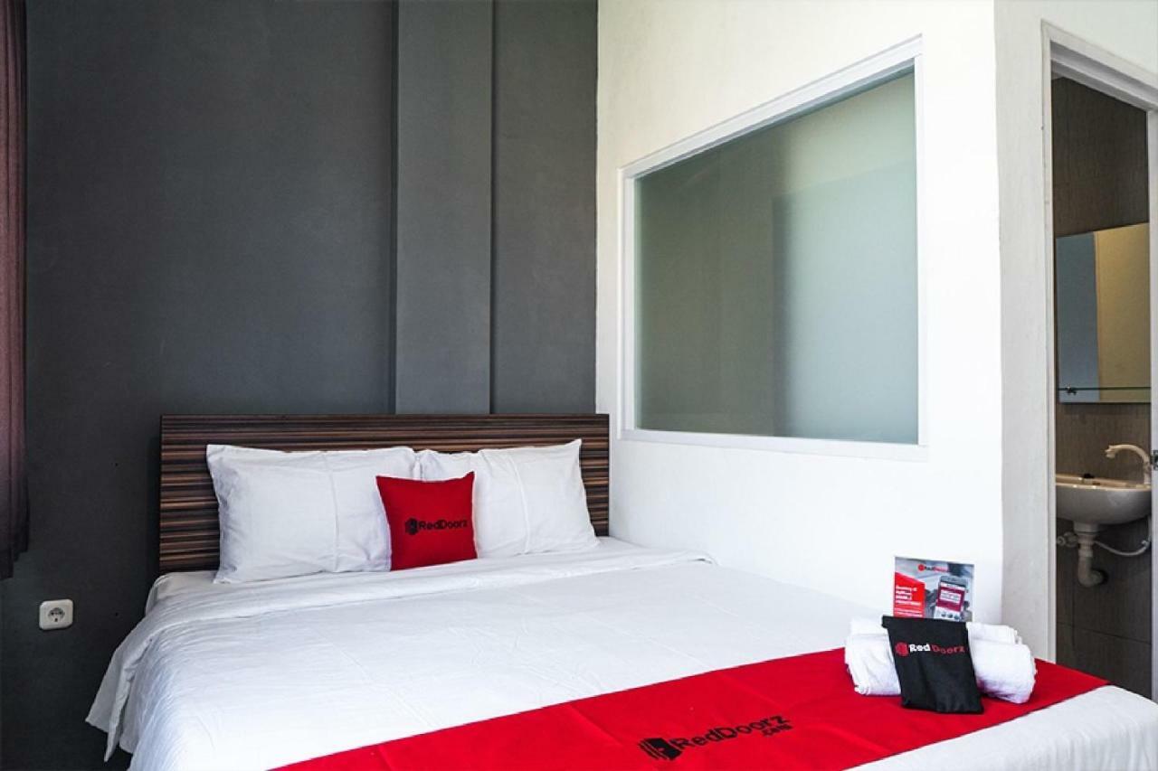 Reddoorz Near Seasons City Mall Jacarta Exterior foto